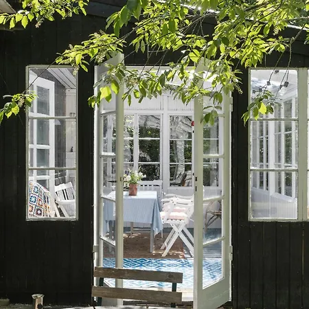 Lovely Plot With Sunroom And Surroundings * Vejby