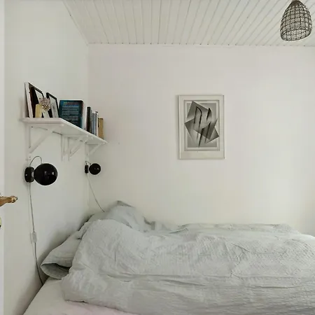 بيت للعطل Lovely Plot With Sunroom And Surroundings *