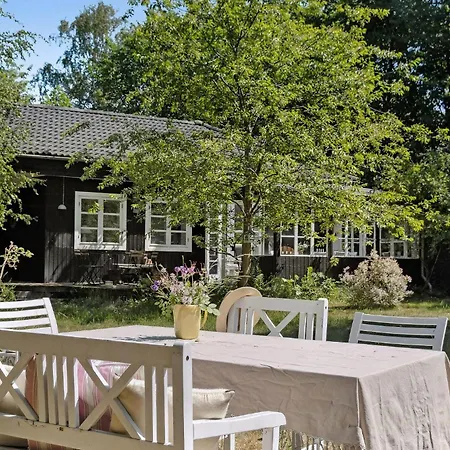 Lovely Plot With Sunroom And Surroundings Holiday home *
