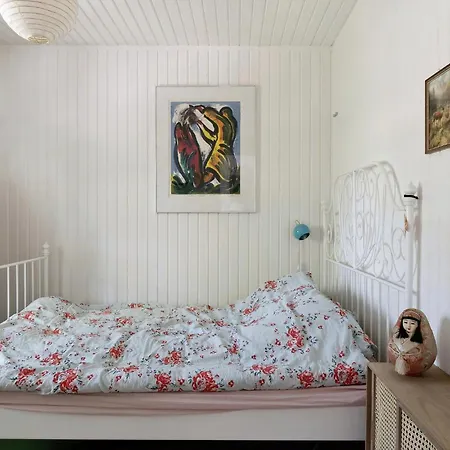 Holiday home Lovely Plot With Sunroom And Surroundings *
